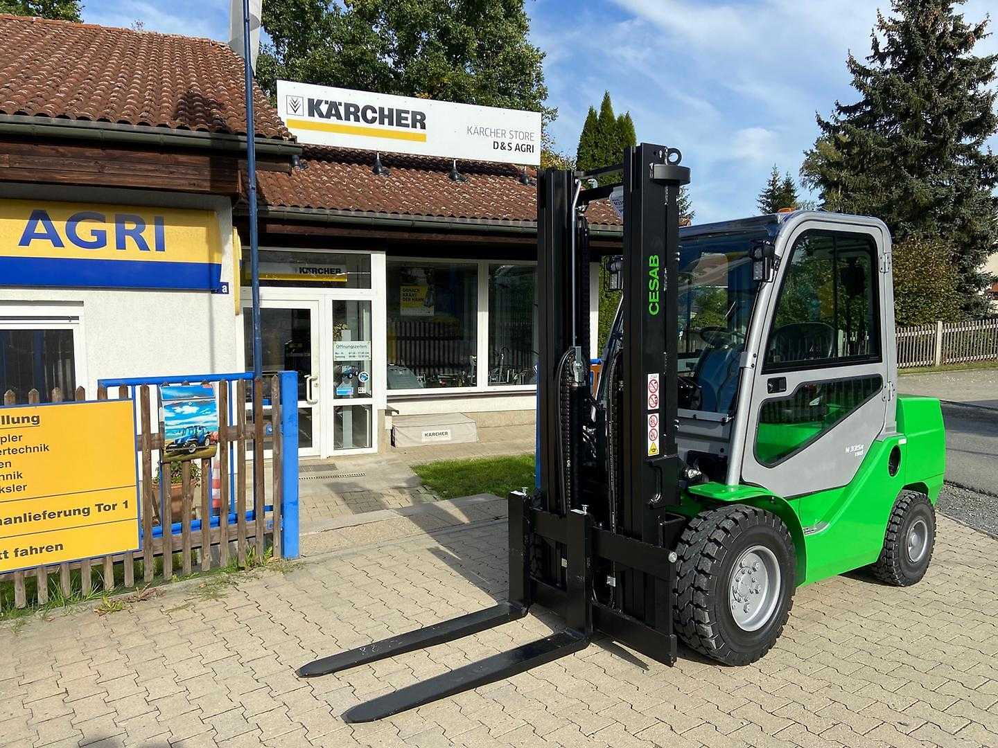Used Forklift Truck CESAB M335H-DV DIESEL VIERRADFRONTSTAPLER (13062747)