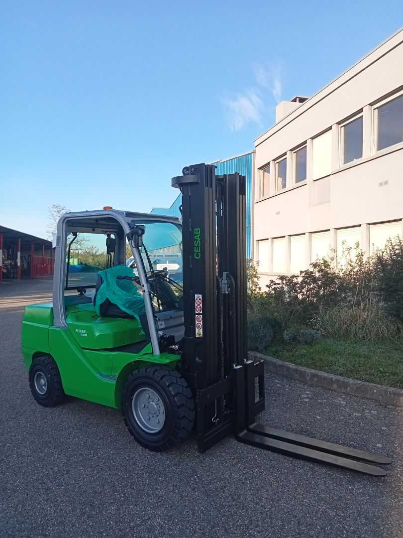 Used Forklift Truck CESAB chariot élévateur à fourches DIESEL VIERRADFRONTSTAPLER (12784421)