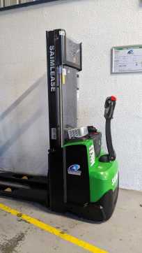 Used Forklift Truck CESAB gerbeur � conducteur accompagnant ELEKTRO HOCHHUBWAGENDEICHSEL (13032005) backdrop
