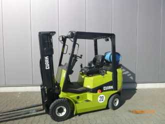 Used Forklift Truck CLARK CGP 16 GAS VIERRADFRONTSTAPLER (13042452) backdrop