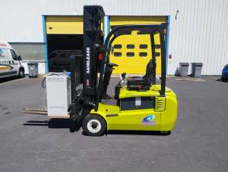 Used Forklift Truck CLARK chariot élévateur à fourches ELEKTRO VIERRADFRONTSTAPLER (13033964) backdrop