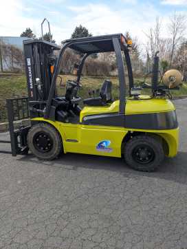 Used Forklift Truck CLARK chariot élévateur à fourches GAS VIERRADFRONTSTAPLER (13044173) backdrop