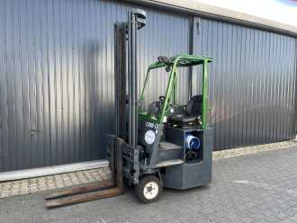 Used Forklift Truck COMBILIFT C3000CB GAS SEITENSTAPLER (13065736) backdrop
