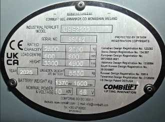 Used Forklift Truck COMBILIFT CBE2500 ELEKTRO VIERWEGESTAPLER (13030523) backdrop