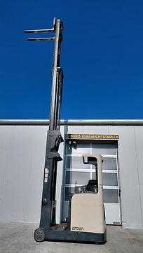 Used Forklift Truck CROWN ESR4500 ELEKTRO SCHUBMASTSTAPLER (13026971)