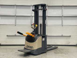 Used Forklift Truck CROWN ETi 4000 1.6 TT ELEKTRO HOCHHUBWAGENDEICHSEL (12975233)