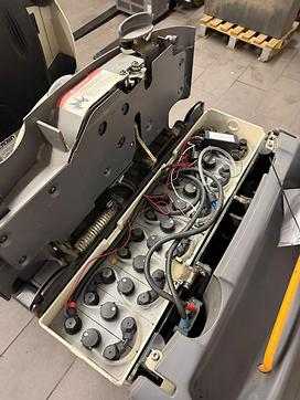 Used Forklift Truck CROWN TC3000 ELEKTRO SCHLEPPER (13066230)