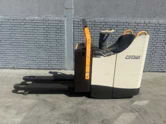 Used Forklift Truck CROWN WT 3040 Baujahr 2018/ Stunden 2146 Akku 2019 ELEKTRO HOCHHUBWAGENDEICHSEL (13064198) backdrop