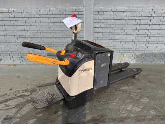 Used Forklift Truck CROWN WT 3040 Baujahr 2018/ Stunden 4526 Akku Bj 2019 ELEKTRO HOCHHUBWAGENDEICHSEL (13071050)