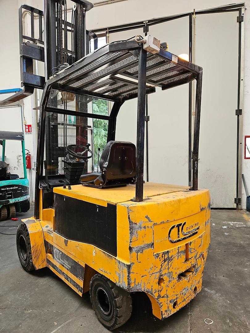 Used Forklift Truck CTC DOMINO 30 ELEKTRO VIERRADFRONTSTAPLER (13054435)