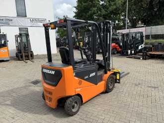 Used Forklift Truck DOOSAN B25NS ELEKTRO VIERRADFRONTSTAPLER (13013294)