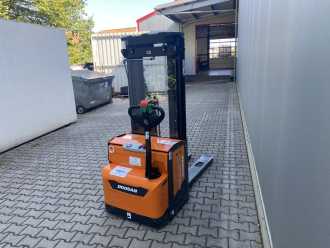 Used Forklift Truck DOOSAN BSL14S-7 ELEKTRO HOCHHUBWAGENDEICHSEL (13061013)