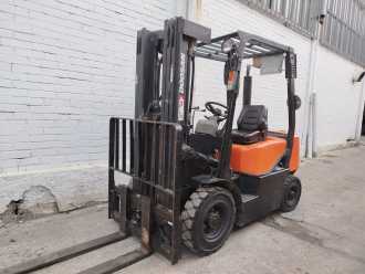 Used Forklift Truck DOOSAN D25G DIESEL VIERRADFRONTSTAPLER (13037142) backdrop