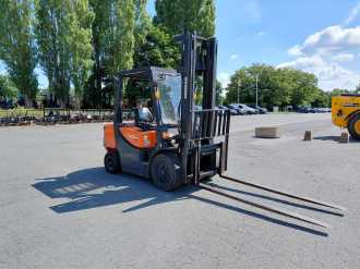 Used Forklift Truck DOOSAN D30GP DIESEL VIERRADFRONTSTAPLER (13053954)