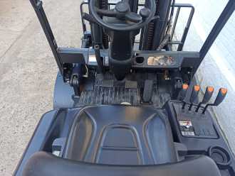 Used Forklift Truck DOOSAN G40SC-5 GAS VIERRADFRONTSTAPLER (13040259)