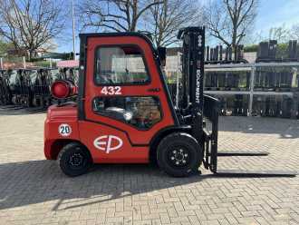 Used Forklift Truck EP CPQD30T8 GAS VIERRADFRONTSTAPLER (12989931)