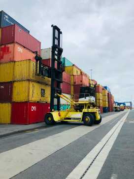 Used Forklift Truck FANTUZZI FDC 25 K7 DB DIESEL CONTAINERSTAPLER (12308539) backdrop