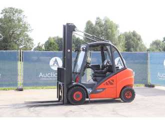 Used Forklift Truck FENWICK Fenwick-Linde H30D-02 DIESEL VIERRADFRONTSTAPLER (13062934) backdrop