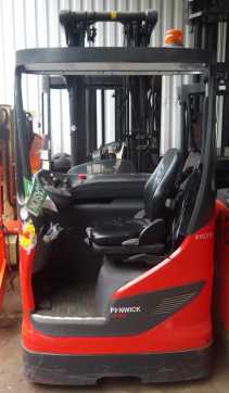 Used Forklift Truck FENWICK R 12 B (1120) ELEKTRO SCHUBMASTSTAPLER (13026858) backdrop