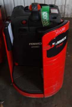 Used Forklift Truck FENWICK T 20 SP (131) ELEKTRO NIEDERHUBWAGENFAHRERSTAND (13073714) backdrop