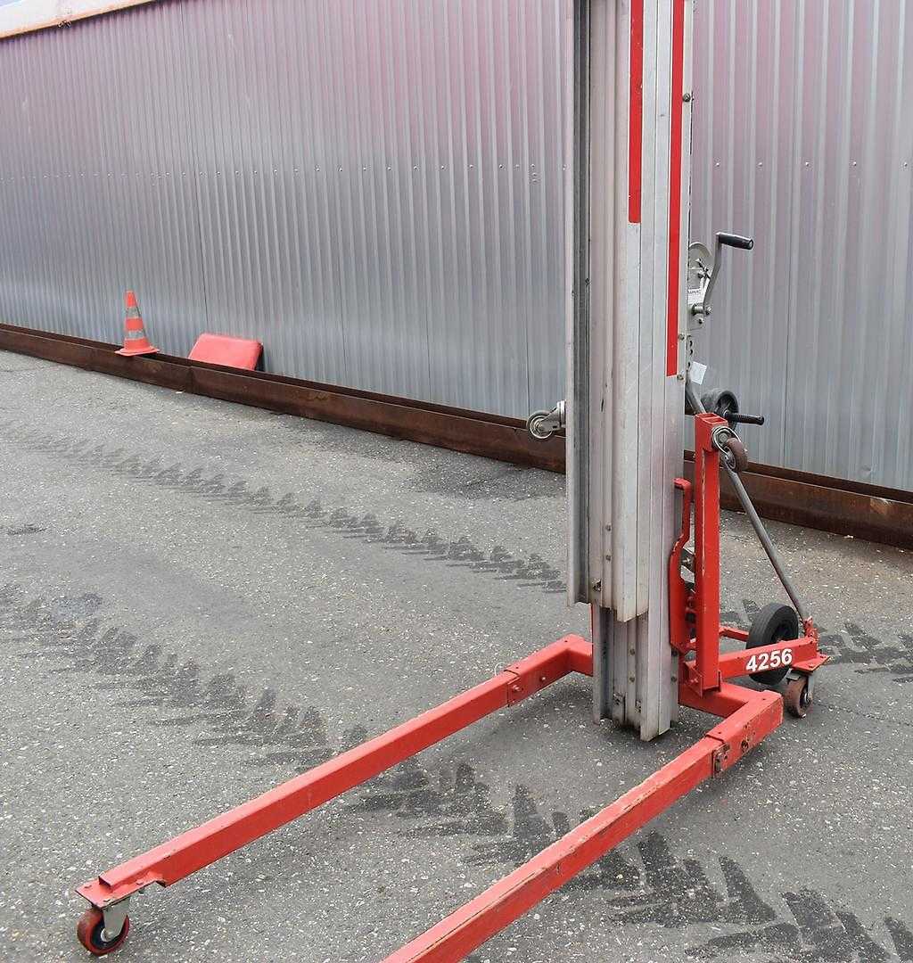 Used Forklift Truck GENIE SLC24 HANDSEMI WEITERE (13043516)