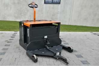 Used Forklift Truck GENKINGER EGS 900-SO ELEKTRO SCHLEPPER (12962730) backdrop