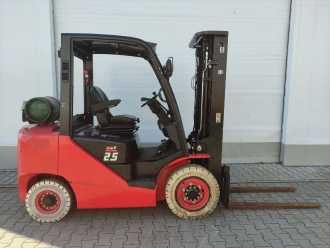 Used Forklift Truck HANGCHA CPYD25 XH3F GAS VIERRADFRONTSTAPLER (13073605)