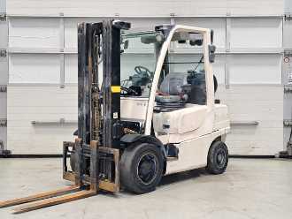 Used Forklift Truck HYSTER H3.0FT GAS VIERRADFRONTSTAPLER (13050453) backdrop