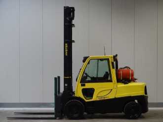Used Forklift Truck HYSTER H5.00XM GAS VIERRADFRONTSTAPLER (12950129) backdrop