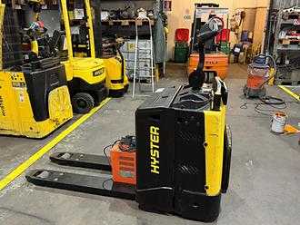 Used Forklift Truck HYSTER P2.0S FBW ELEKTRO NIEDERHUBWAGENFAHRERSTAND (12994754) backdrop