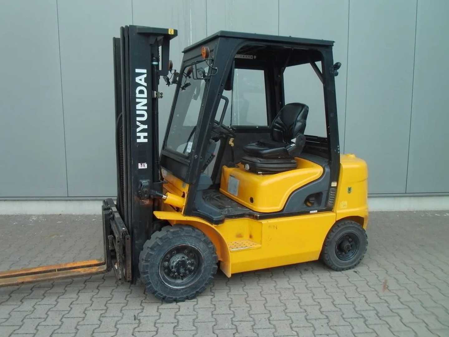 Used Forklift Truck HYUNDAI 25D -7 DIESEL VIERRADFRONTSTAPLER (13074623)