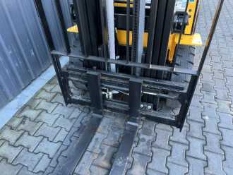 Used Forklift Truck HYUNDAI 25L-7A GAS VIERRADFRONTSTAPLER (13028743)