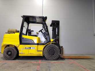 Used Forklift Truck HYUNDAI 45L-7 GAS VIERRADFRONTSTAPLER (13040693)
