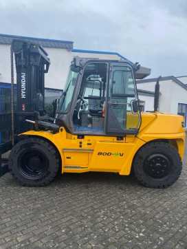 Used Forklift Truck HYUNDAI 80 D - 9 V TS 500 DIESEL VIERRADFRONTSTAPLER (13039084) backdrop