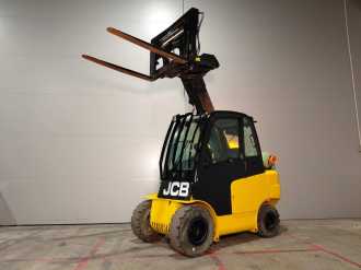 Used Forklift Truck JCB TLT30G-TCR GAS TELESKOPARMSTAPLER (13026681)