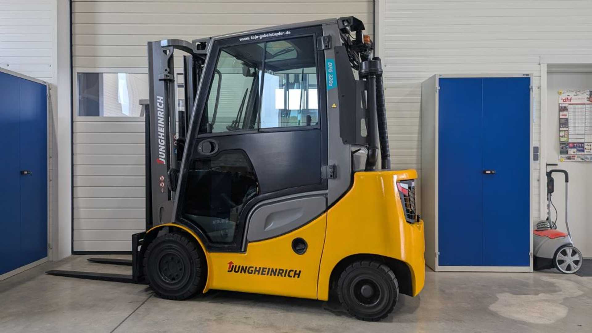Used Forklift Truck JUNGHEINRICH DFG 320s GE-330ZZ DIESEL VIERRADFRONTSTAPLER (13054590)