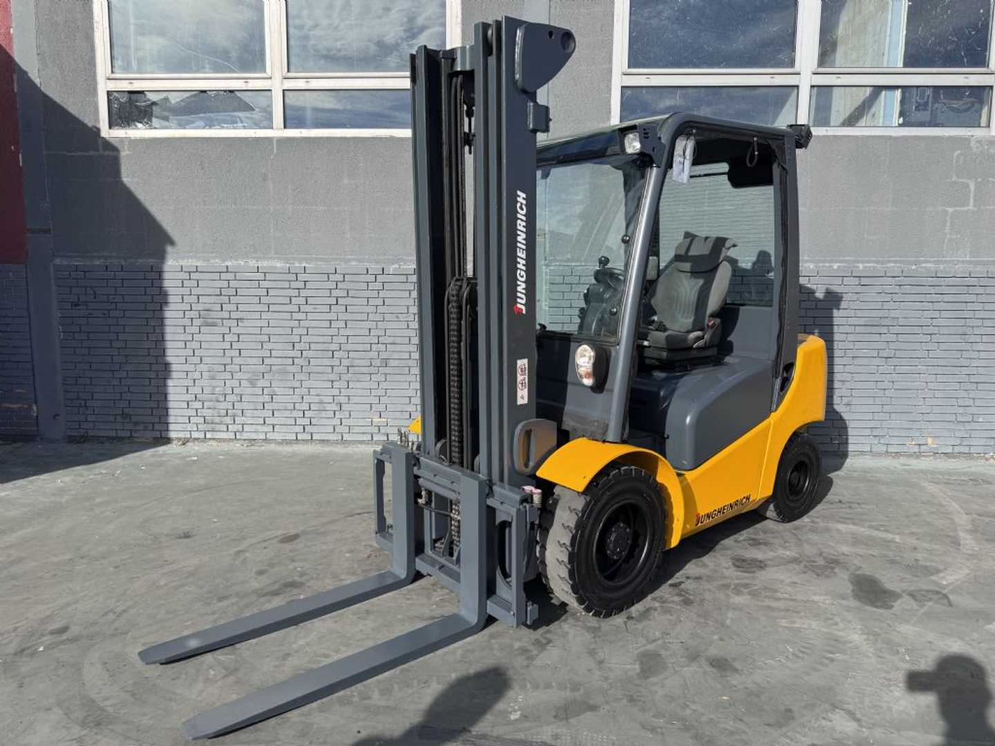Used Forklift Truck JUNGHEINRICH DFG 430 Baujahr 2011/ HH 5500 Wandler DIESEL VIERRADFRONTSTAPLER (13073651)