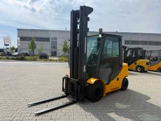 Used Forklift Truck JUNGHEINRICH DFG 430s Baujahr 2014/ Stunden 11330 HH 6500 DIESEL VIERRADFRONTSTAPLER (13051807) backdrop