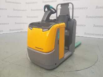 Used Forklift Truck JUNGHEINRICH ECE 225 115-51 ELEKTRO NIEDERHUBWAGENFAHRERSTAND (13042157) backdrop