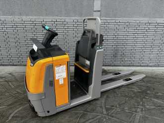 Used Forklift Truck JUNGHEINRICH ECE 225 Baujahr 2017/ Stunden 5277/ Forks 1,6M ELEKTRO NIEDERHUBKOMMISSIONIERER (13001033) backdrop