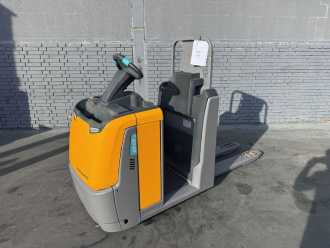Used Forklift Truck JUNGHEINRICH ECE 225 Baujahr 2021 / Stunden 2779 /TOP CONDITION ELEKTRO NIEDERHUBKOMMISSIONIERER (13074253) backdrop