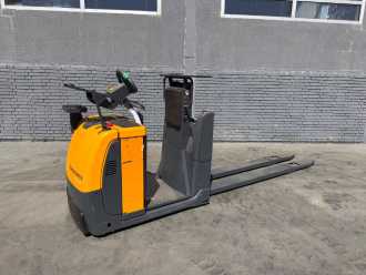 Used Forklift Truck JUNGHEINRICH ECE 225 HP Baujahr 2012/ Stunden 2164/ Forks 2,4M ELEKTRO NIEDERHUBKOMMISSIONIERER (13062180)