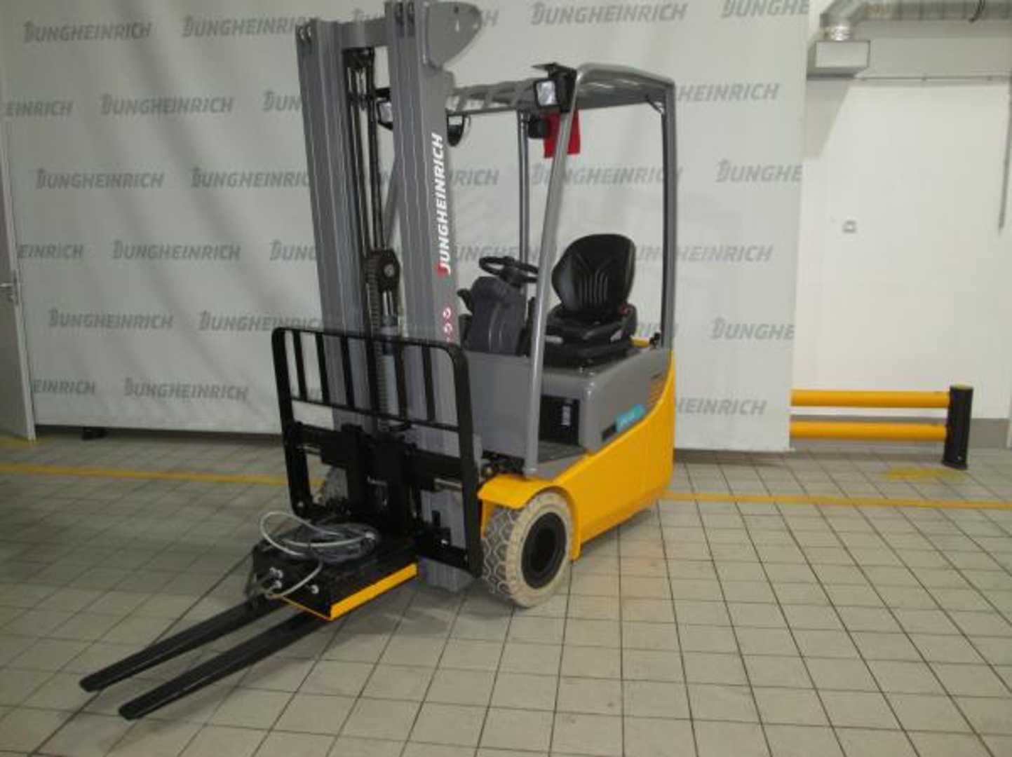 Used Forklift Truck JUNGHEINRICH EFG 110 SP GE 115-500 DZ ELEKTRO DREIRADFRONTSTAPLER (12981945)