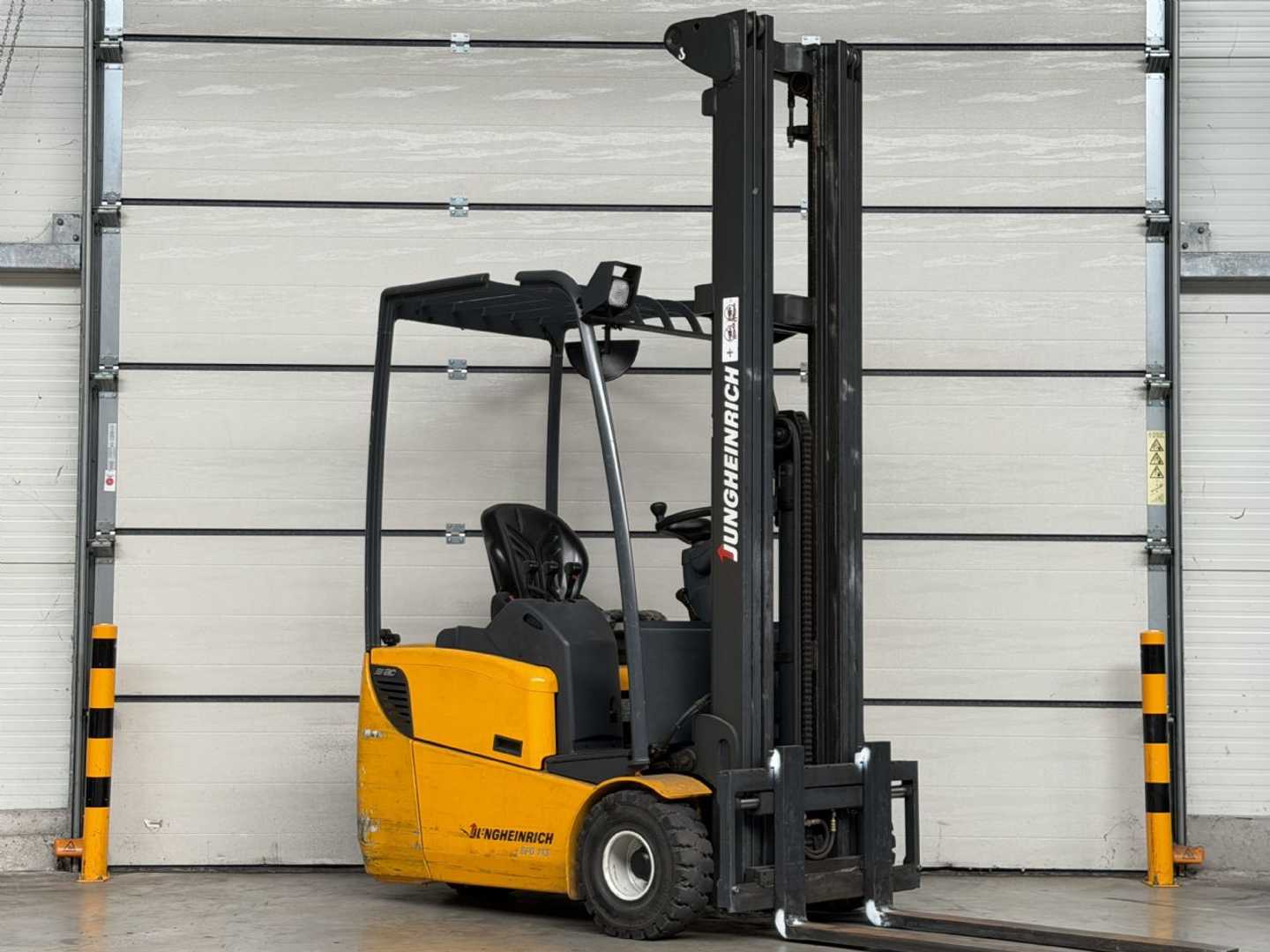 Used Forklift Truck JUNGHEINRICH EFG 113 ELEKTRO DREIRADFRONTSTAPLER (13066311)