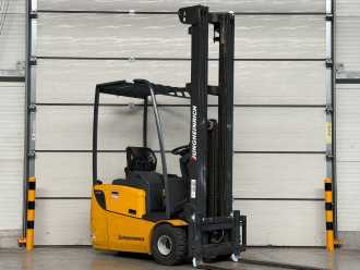 Used Forklift Truck JUNGHEINRICH EFG 113 ELEKTRO DREIRADFRONTSTAPLER (13066823) backdrop