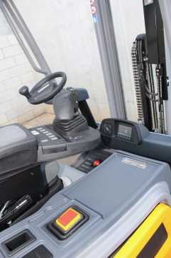 Used Forklift Truck JUNGHEINRICH EFG 213 350 ZZ LI-ION ELEKTRO DREIRADFRONTSTAPLER (13069252)