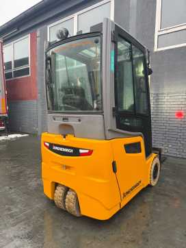 Used Forklift Truck JUNGHEINRICH EFG 213 Baujahr 2017 / HH 4400 Vollkabine Heizung ELEKTRO DREIRADFRONTSTAPLER (13012398)
