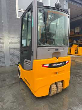 Used Forklift Truck JUNGHEINRICH EFG 213 Baujahr 2017 / HH 4400 Vollkabine Heizung ELEKTRO DREIRADFRONTSTAPLER (13012398)