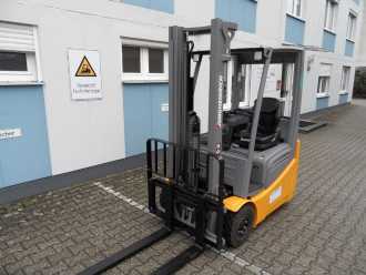 Used Forklift Truck JUNGHEINRICH EFG 213 - Freihub - wenig Stunden ELEKTRO DREIRADFRONTSTAPLER (13024622)
