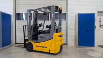 Used Forklift Truck JUNGHEINRICH EFG 213 GE115-310ZZ ELEKTRO DREIRADFRONTSTAPLER (13061902) backdrop